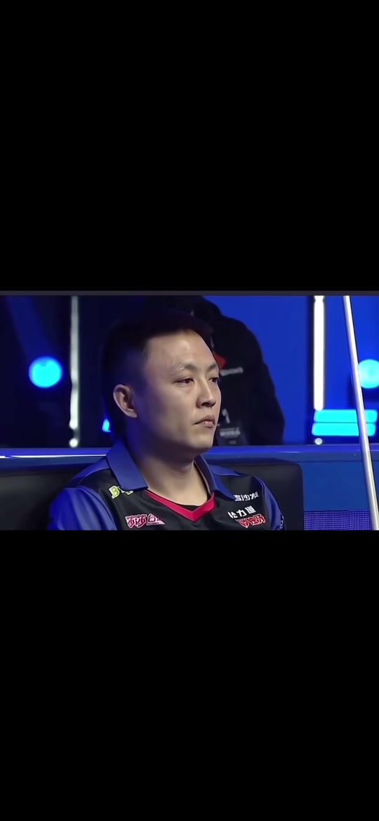 篮球赛场上 篮球赛场上